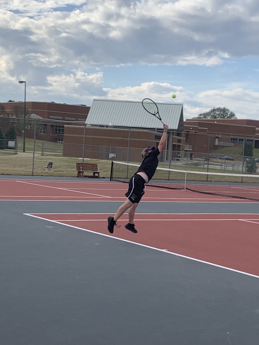 tennisbuzzhhs's tweet photo. Congratulations to your JV Tennis Hornets. Girls defeated Dutchtown JV 4-1 and boys won 3-2. Great playing everyone. Matches were very competitive and all players played their best. #GoHornets #FeeltheSting #HamptonStrong #BuildingOurProgram https://t.co/0NbH9y3n8U