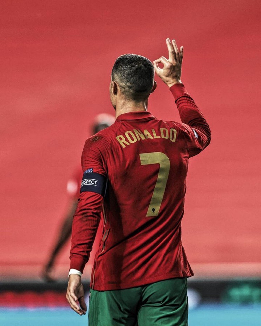 🚨BREAKING :

Cristiano Ronaldo plays football today.🇵🇹🐐