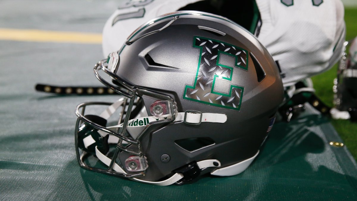 Ryan_Jenkins__'s tweet image. After a great conversation with @Coach_Creighton &amp;amp; @CoachBoAlex, I have been blessed to receive an offer from Eastern Michigan University!!🦅 @RecruitGeorgia @WestoverPats229 @WestoverFB @CoachAMiller @CoachK_Smith @MohrRecruiting @coach_bodaniels