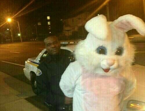 sweeDonutt's tweet photo. Shaitan getting a sudden arrest warrant at 10 pm: #Ramadan https://t.co/uASH4KGBu7