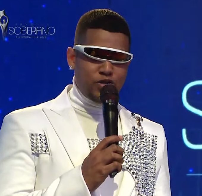 fredditox_'s tweet image. #kedificilsoberano #PremiosSoberano 💀