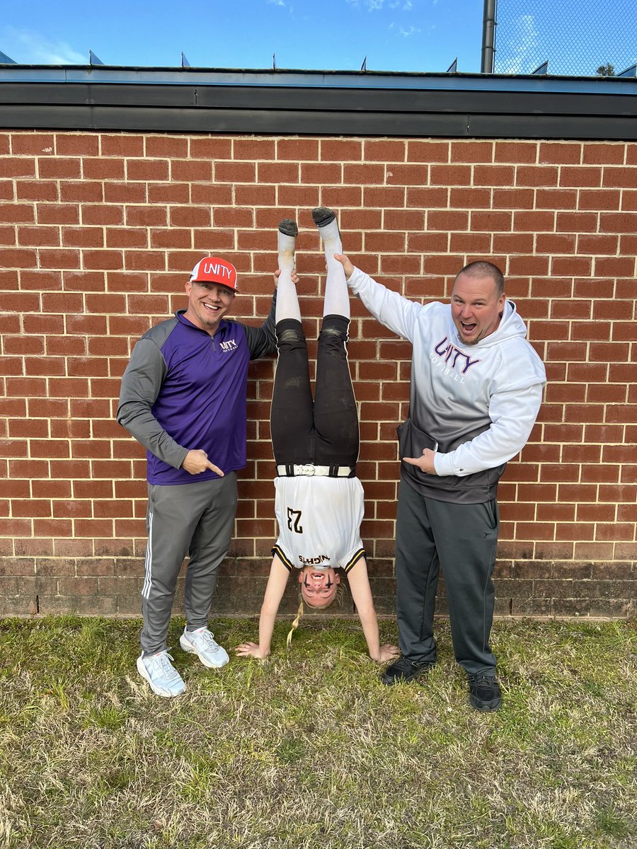 carsonschakel26's tweet photo. Great game against Granby, ended up winning 8-3 going 2-4 at the plate! Also had some special guests come and watch. I’m so thankful to call them my coaches!!🤍Counting down the weeks until Oklahoma!! @UNITY_BK2 @VAUnitySB @757teamz @USASoftball #KellamSoftball https://t.co/LsWGc6n4no