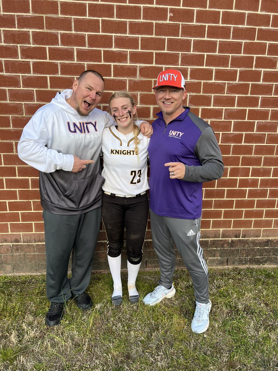 carsonschakel26's tweet photo. Great game against Granby, ended up winning 8-3 going 2-4 at the plate! Also had some special guests come and watch. I’m so thankful to call them my coaches!!🤍Counting down the weeks until Oklahoma!! @UNITY_BK2 @VAUnitySB @757teamz @USASoftball #KellamSoftball https://t.co/LsWGc6n4no