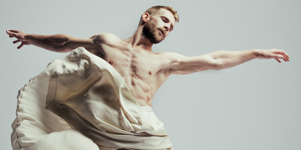Contemporary ballet + orchestra music by Vivaldi/Recomposed by Max Richter; Ian Cusson & Ravel @Ballet_Edm comes to @RMTS_Victoria on Apr 23 + Apr 24 for Music in Motion co-produced by @Dance_Victoria & @VicSymphony Tickets: 250-386-6121 or bit.ly/3lhLo2M