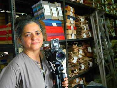 PhotogsAtWork's tweet photo. Dayanita Singh (March 18, 1961)🇮🇳 #Photography @DaynitaSingh https://t.co/Xlbwm8hNKQ