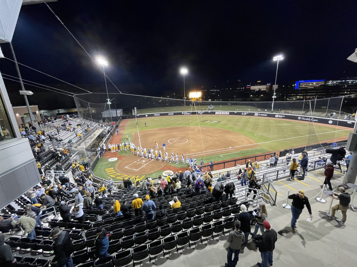Liapis_'s tweet photo. FINAL:

Drake 1
Mizzou 7

A 4-6-3 double play ends this one. Cierra Harrison (5 IP, 8 K’s) and Kara Daly (HR, 2B, 4 RBIs) with big games for the Tigers as they get their 20th win on the season. Catch the highlights tonight on @KOMUsports https://t.co/CdHews3pas