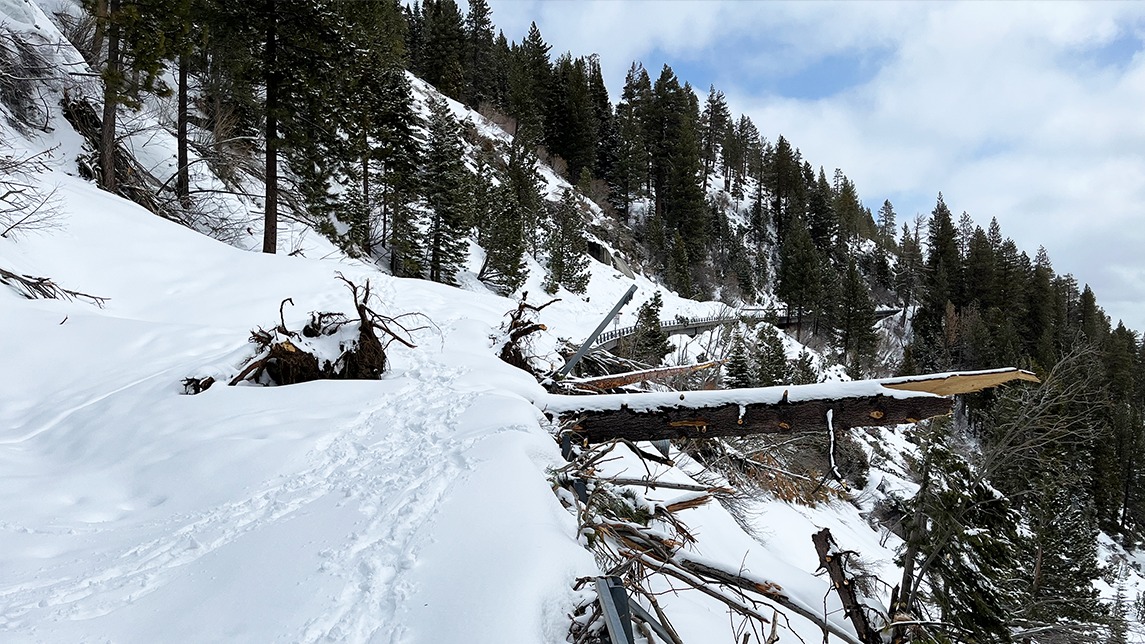 KirkwoodMtnCoop's tweet photo. FYI - Emerald Bay's open with #NoControls... No worries if you have a Tesla or Prius vehicle with chains... https://t.co/3wogDsgaK1