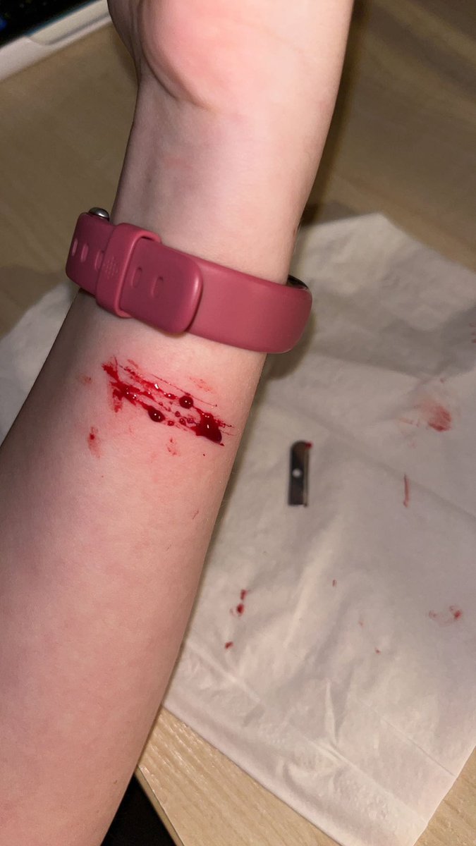 zaraafawn's tweet photo. guess who relapsed 🥲🥲 shtwt 988twt https://t.co/9VoPAw3GcT