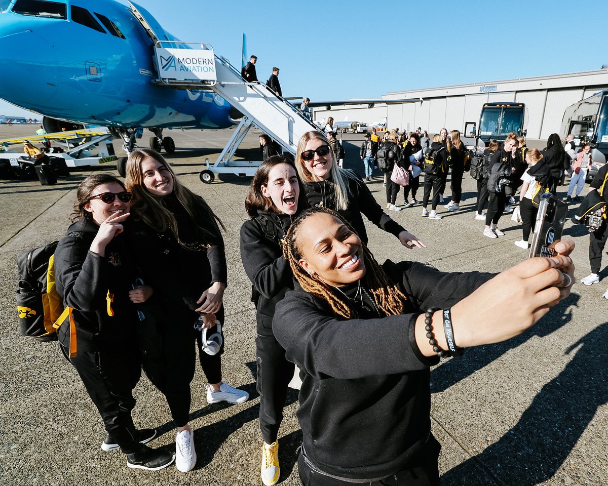 IowaWBB's tweet photo. 📍 Seattle 

#Hawkeyes https://t.co/KVEHLtjs6l