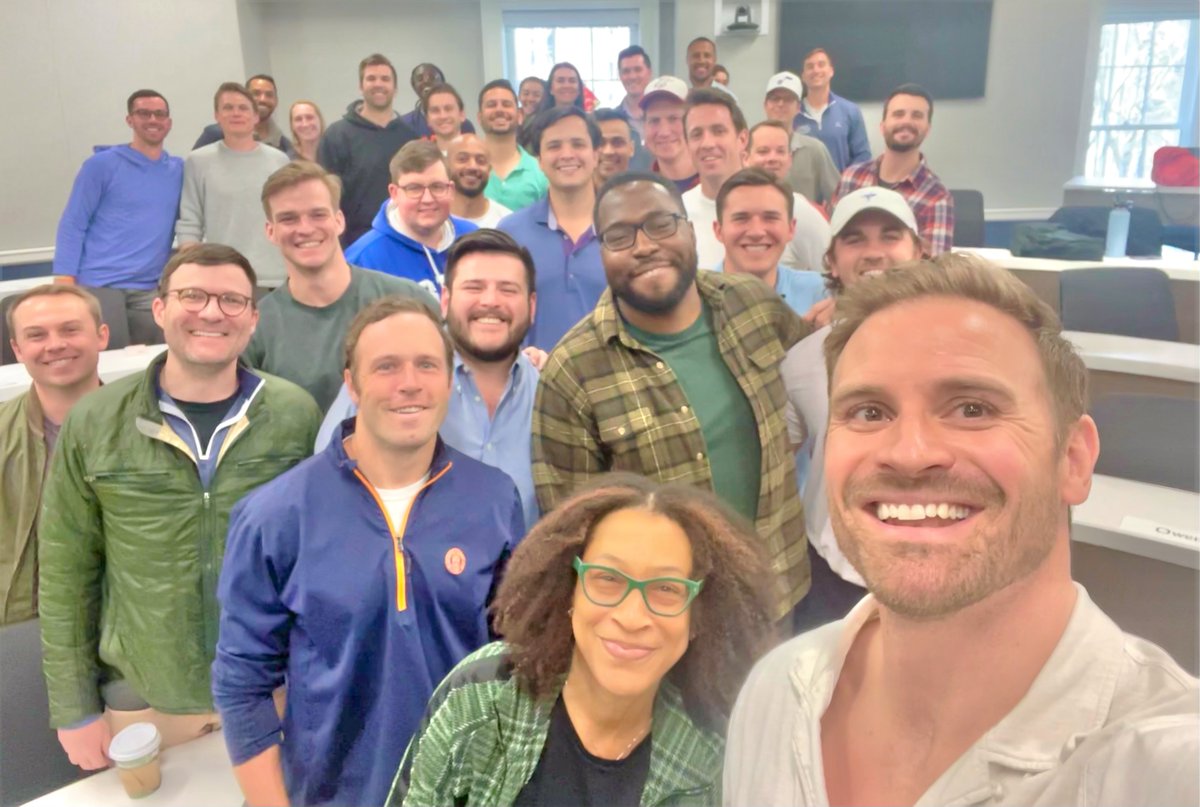Had such an inspiring & entertaining afternoon w/@DardenMBA MES & @JOEL9ONE talking leadership, life after football & the important work of providing access to clean water. Always a great day when my passions come together: #socialimpact @UVA & @Eagles!  #FlyEaglesFly #whydarden