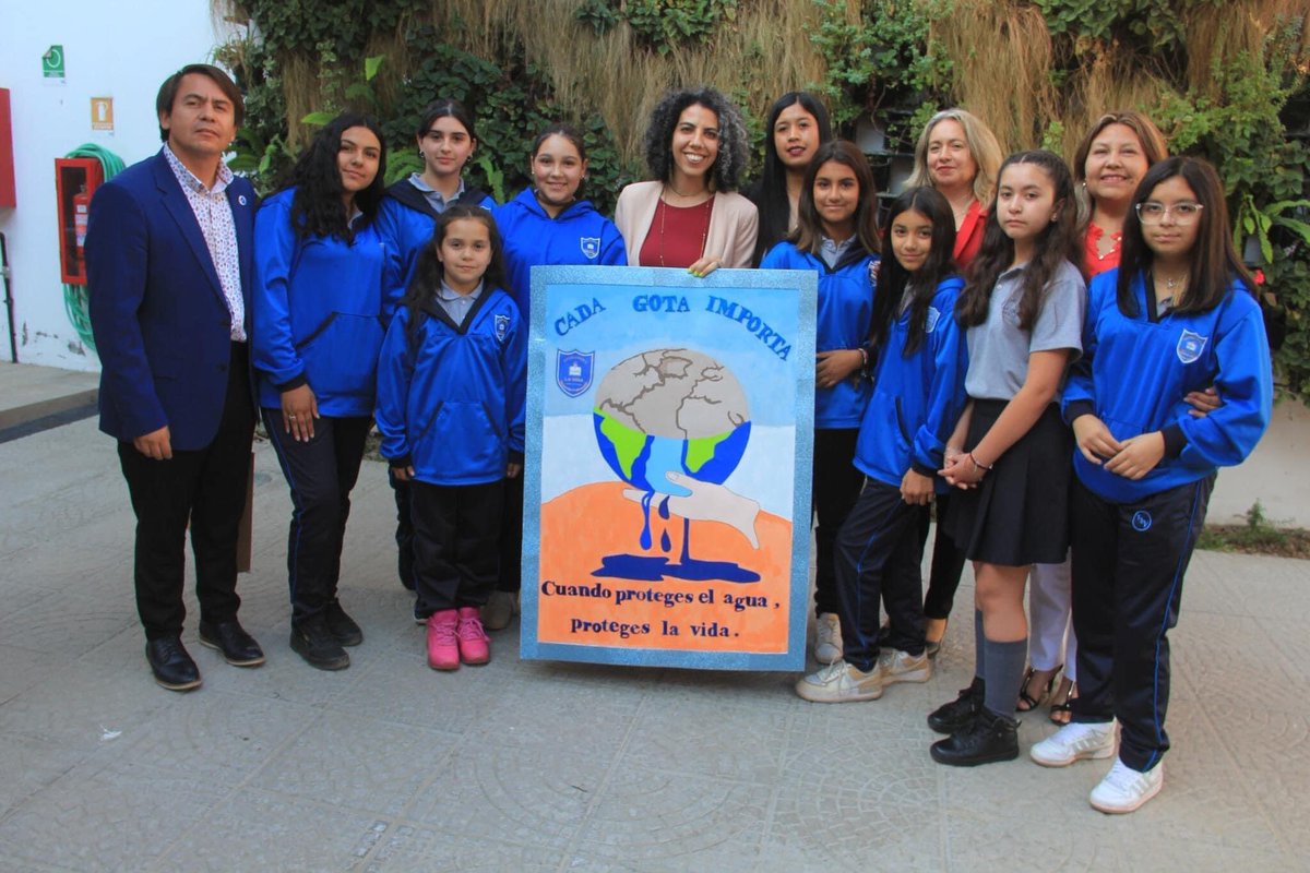 PanketaCc's tweet image. 🌱 En el día Mundial del Agua junto a Niñez , Mujeres , Aprs Chile Organizaciones Territoriales Comite Comunal Ambiental jjvv comunidad 
Se Realizó la Actividad dando un mensaje al país Sobre resguardar la gestión comunitaria del Agua  💧 @defensorianinez @AprCabildo @AprQuinta