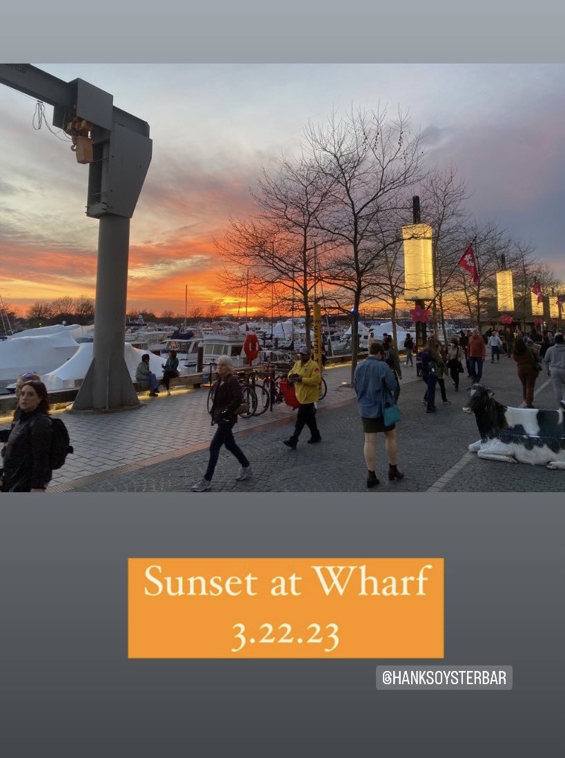 WharfLifeDC's tweet photo. Tonight’s sunset from #WhatfDC. Where’s your happy place? #wharflifedc. https://t.co/2wnPI8Sd1i