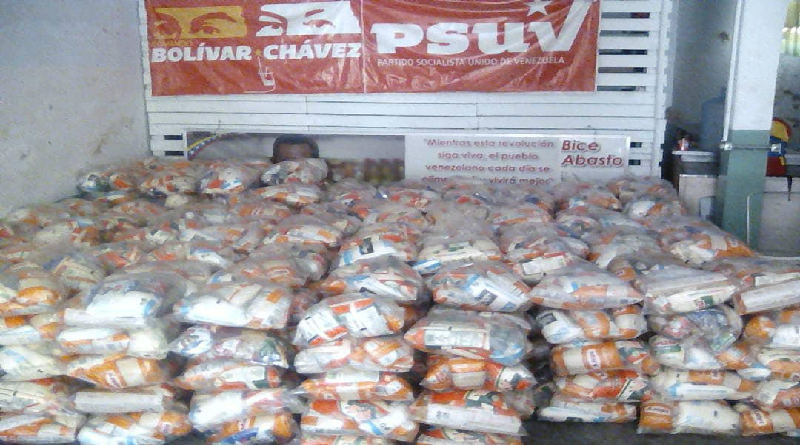 VTVcanal8's tweet photo. Planteles educativos del estado Aragua reciben dotación de combos CLAP 

#TrabajoYCompromiso 

https://t.co/MKqPP5Vxo6 https://t.co/CLrr1be8um
