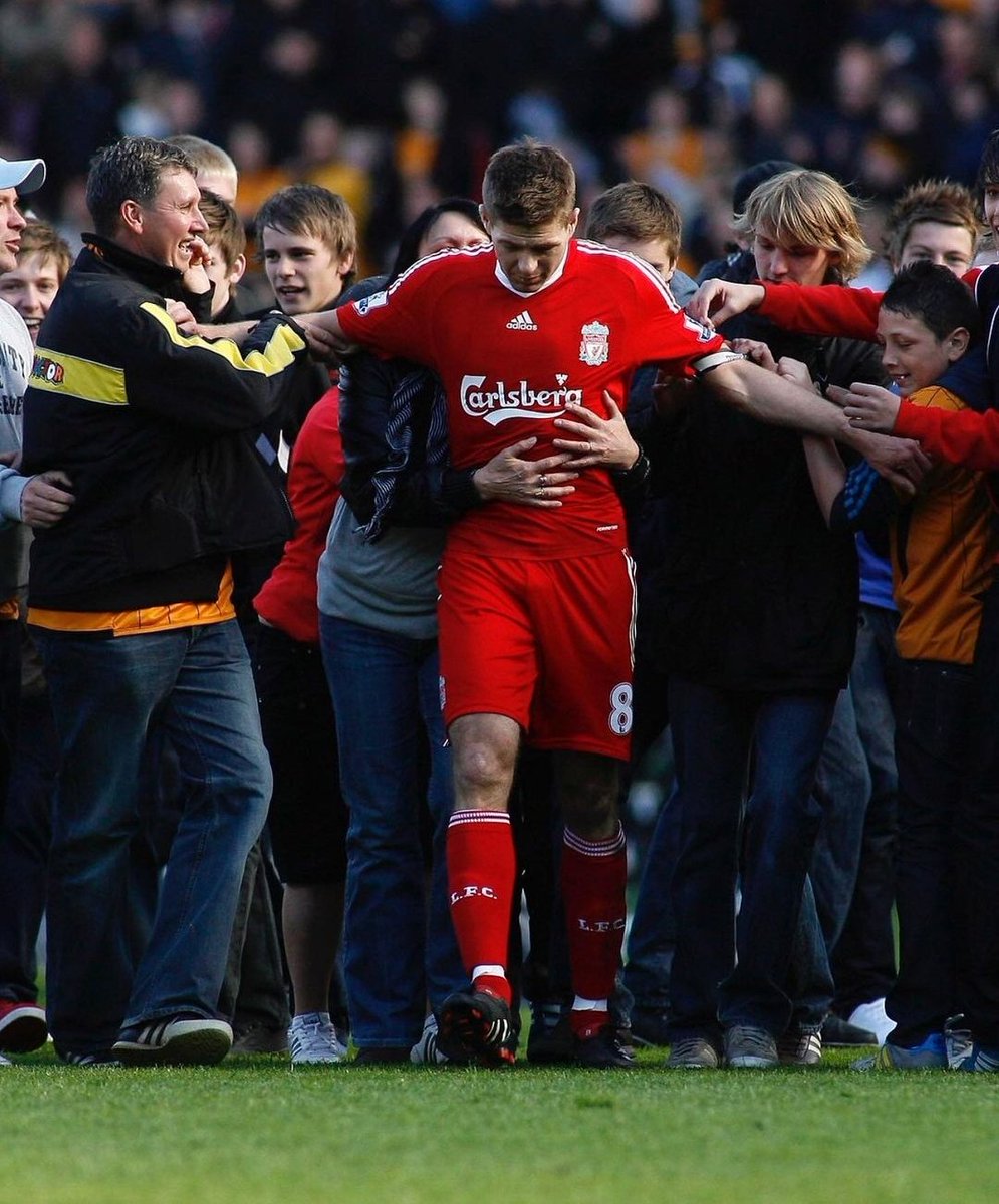 “Quando eu estiver para morrer, não me leve para o hospital, me leve ao Anfield. É lá onde eu nasci, é lá onde eu morrerei.” 

- Gerrard
