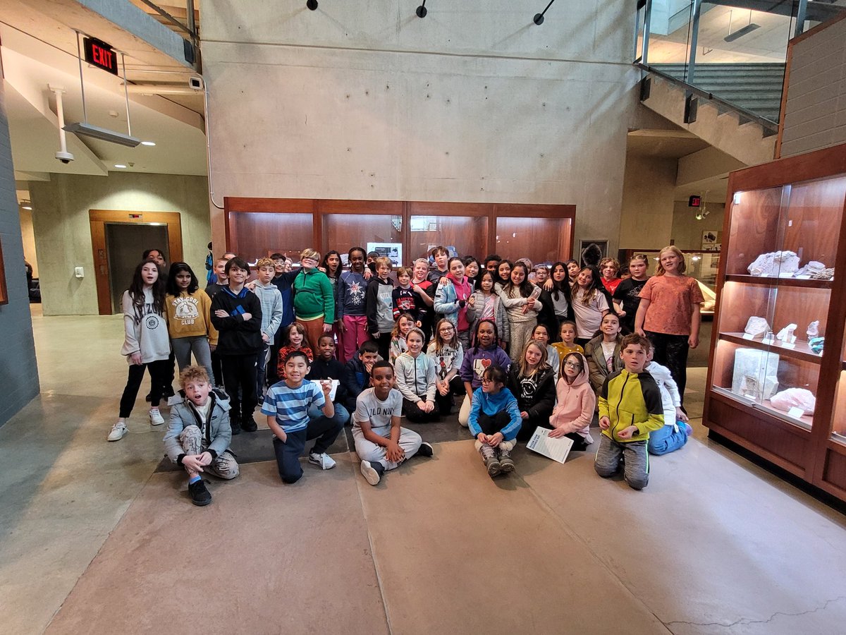 MsOwensCardinal's tweet photo. Fantastic day at University of Waterloo Earth Sciences Museum for Ms. Owens and Mrs. Box's classes. So many hands-on learning opportunities for our Rocks and Minerals focus. First trip in 3 + years was a hit! @JSCardinals https://t.co/ByRkmKQtMD