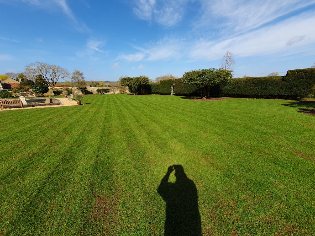SdTurf's tweet photo. Spring is here! 3 big lawns lightly scarified, debris clean up &amp; mow with an application of @AdvanceGrass @Sustane_NF 18-1-8 fertiliser. https://t.co/dbHvZILfBP