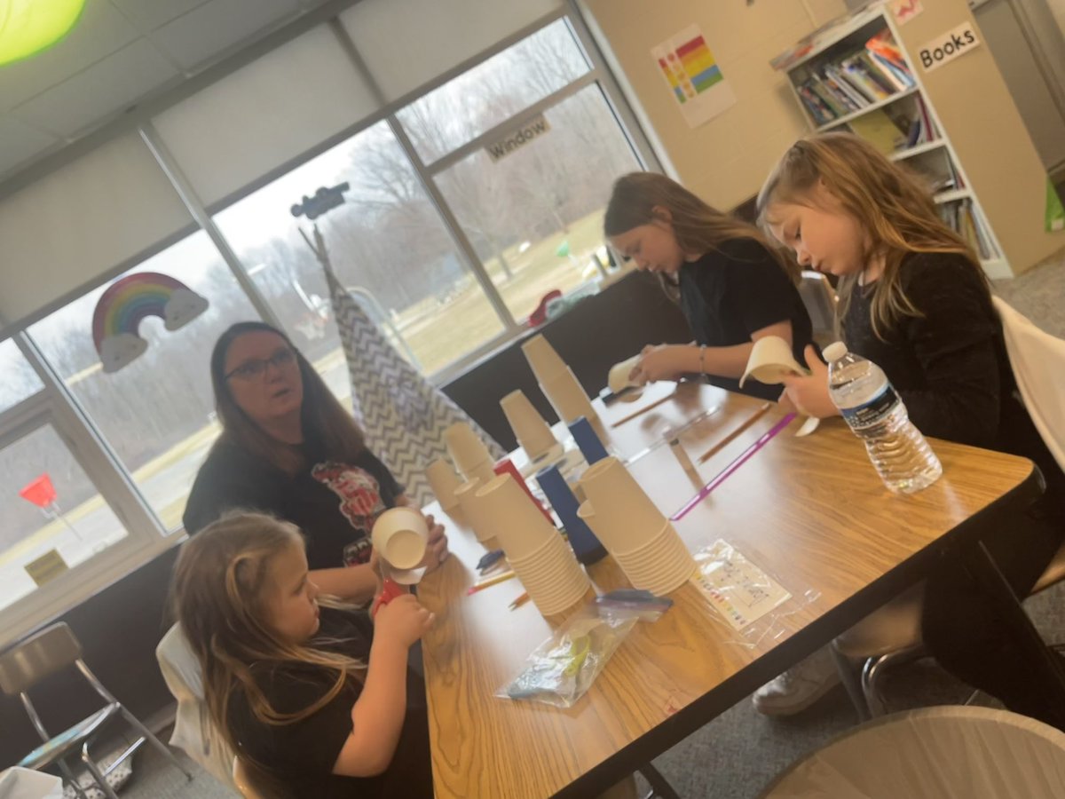 DieckSCCS's tweet photo. Dieck hosted our STEM/Literacy Night &amp; @SloanMuseum did an absolutely fantastic job facilitating stations! Big shout out to our Creek STEM experts @KelleyMaDonna &amp; @michelebielby for their work as well! Thanks to all staff &amp; community members who came out tonight! #Learn #Grow https://t.co/ia1C7PhIyt