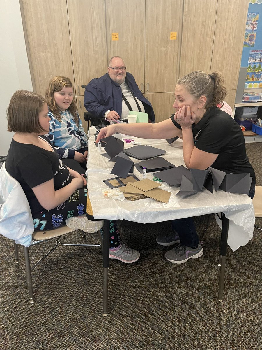 DieckSCCS's tweet photo. Dieck hosted our STEM/Literacy Night &amp; @SloanMuseum did an absolutely fantastic job facilitating stations! Big shout out to our Creek STEM experts @KelleyMaDonna &amp; @michelebielby for their work as well! Thanks to all staff &amp; community members who came out tonight! #Learn #Grow https://t.co/ia1C7PhIyt