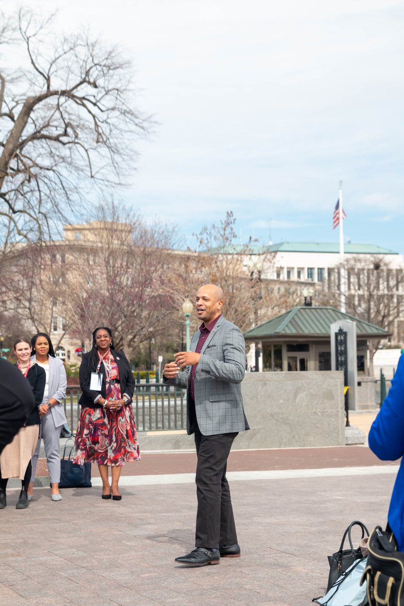 UA_SocialWork's tweet photo. 🐘 Thank you Dr. Anthony Estreet, @NASW CEO, for an incredible welcome in front of the United States Capitol! DC Fly-In has begun and we are ready to advocate!

#UASSW #SWinDC #Capstone2Capitol2023 #RollTide #ChangingTidesThroughSocialJustice #nasw https://t.co/BFudWka7Fl