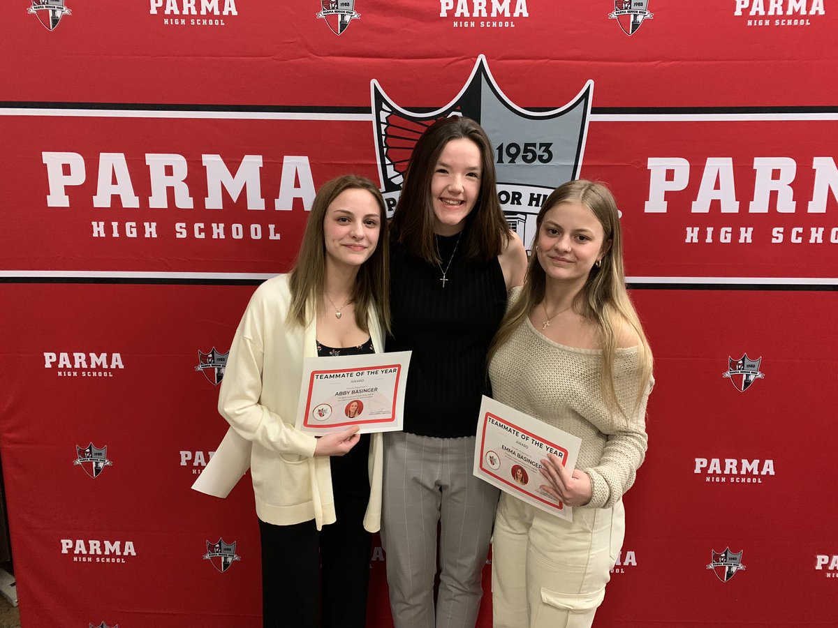 PSHgirlsBball's tweet photo. Congratulations to @BasingerAbigail @basinger_emma and @alyssareinel2 for being voted as Teammates of the Year by their peers! Having the admiration of teammates is an awesome achievement! #GoParma https://t.co/udCERlHPLW
