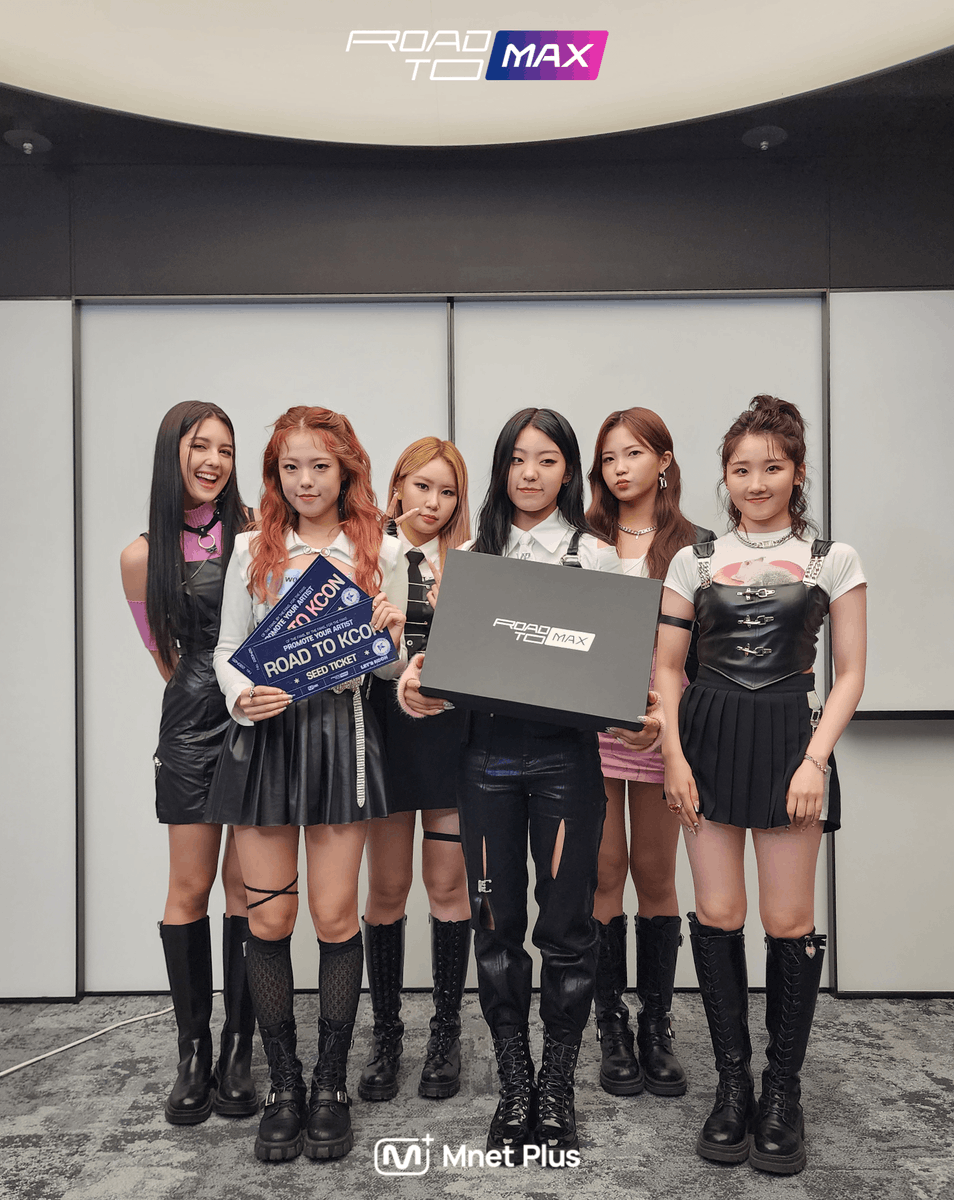 mnetplus's tweet photo. [#ROAD_TO_MAX]@offclLapillus 
Congratulations on winning 6th GEN of ROAD TO M COUNTDOWN🎉

A gift prepared from ROAD TO MAX🎁and bling-bling shining #Lapillus🙈

Check out the other pictures in the community
👉 https://t.co/3nutxWADzh

#ROAD_TO_MCD #라필루스 #MnetPlus #엠넷플러스 https://t.co/JtW3Zw7ibN