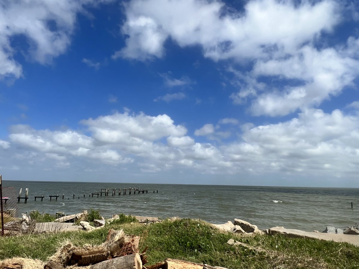 EsmeSTX's tweet photo. @SeabrookTX, @ATT is ready to connect you beyond the sea!
Call me 🙋🏽‍♀️ to become a #Gigillionaire
#FIBER #businessfiber
#fiberhunter #fiberfast #STXspeaks #lifeatt https://t.co/6FLAThlk0y