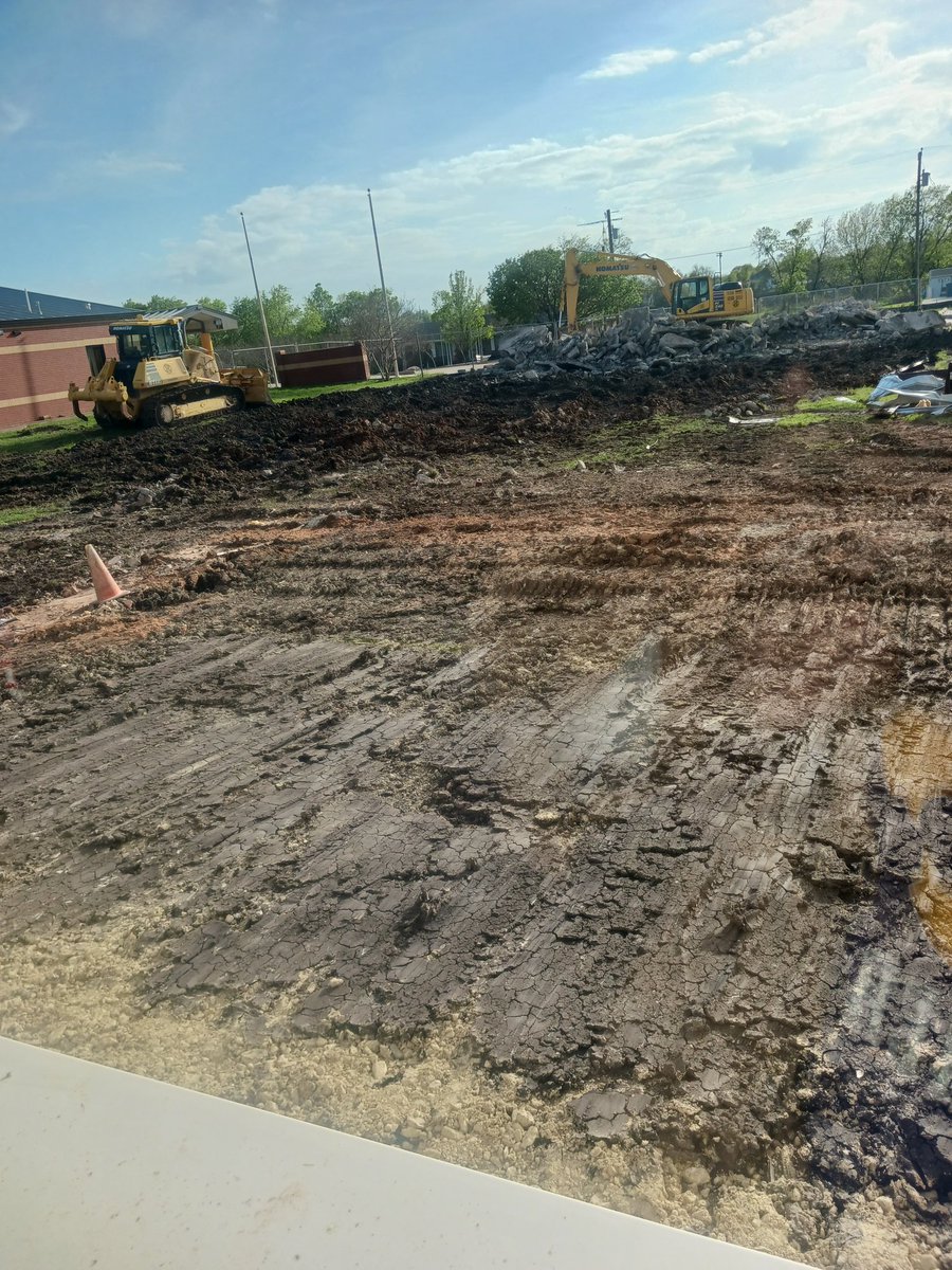 MtCalmFootball's tweet photo. Ground is Broken, and work begins, Future is bright at MC!!
@WacoTribSports @Texas1AFan https://t.co/OcFQr5edCM