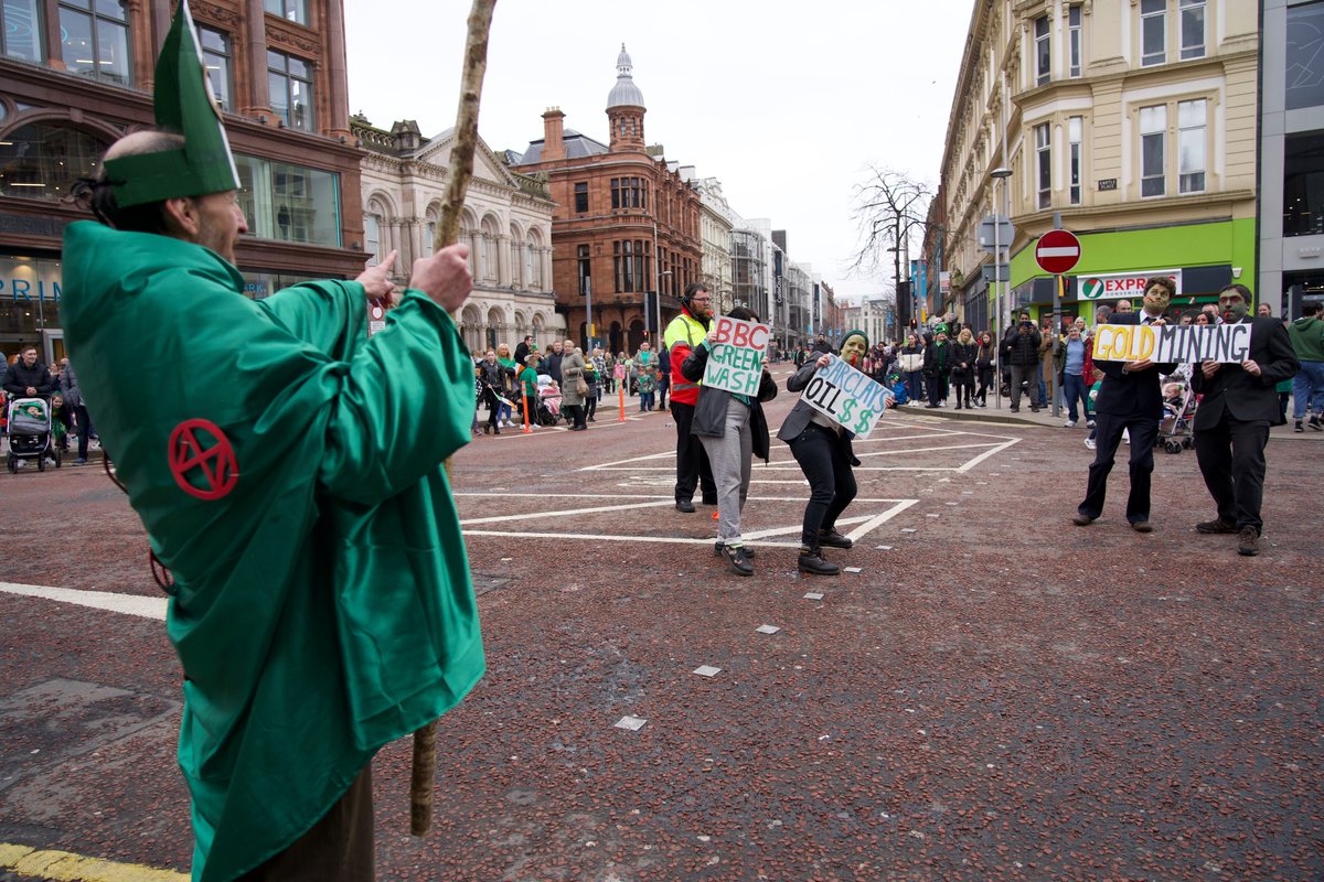 xr__ni's tweet photo. Rebel St.Patrick chasing the snakes out of Ireland!
#ClimateCriminals #bbcgreenwash #dontmineus #notoxicmining #dalradianout #switchit #BetterWithoutBarclays #greenfinance #FossilBanks https://t.co/Nure81CSIe