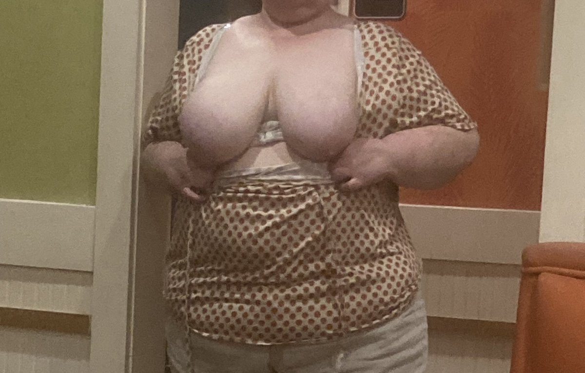 I30 Boob Flasher tweet media