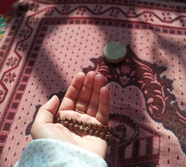 MikaGl2's tweet photo. Şüphesiz namaz, Allah'a derinden saygı duyanlardan başkasına ağır gelir.

Bakara Suresi/45 https://t.co/73fx7h65bQ