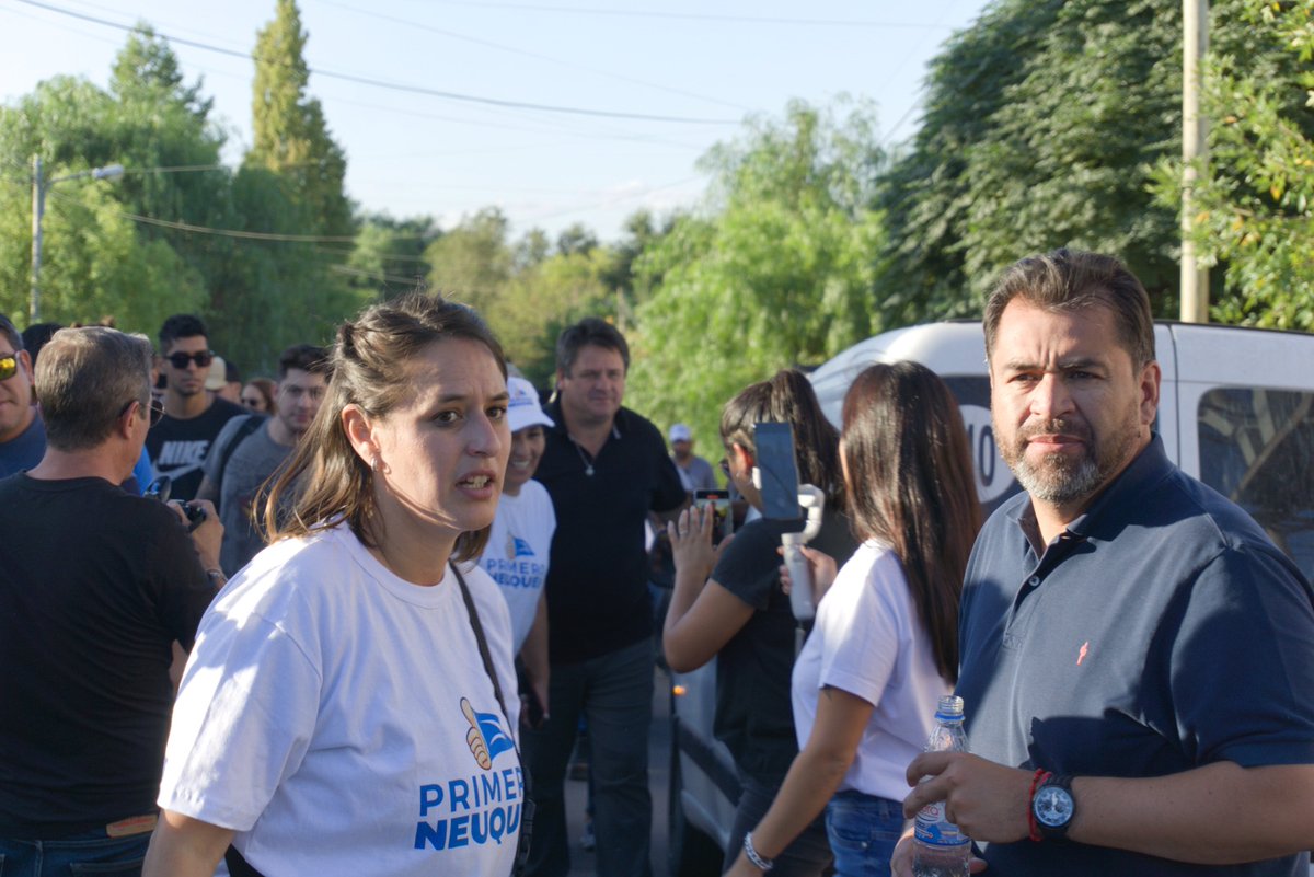marialauracayun's tweet photo. Felices de acompañar a @MarianoGaidoOk Barrio Provincias Unidas "El Gigante Del Este" circuito #74A Martín F. Diorio este #16A a defender lo nuestro #PrimeroNeuquén el este de nuestra ciudad también es MPN con firmeza y compromiso #Lista151 @marcoskoopm #AnaPechen 💙💙💪 https://t.co/jLq7O6zWVC