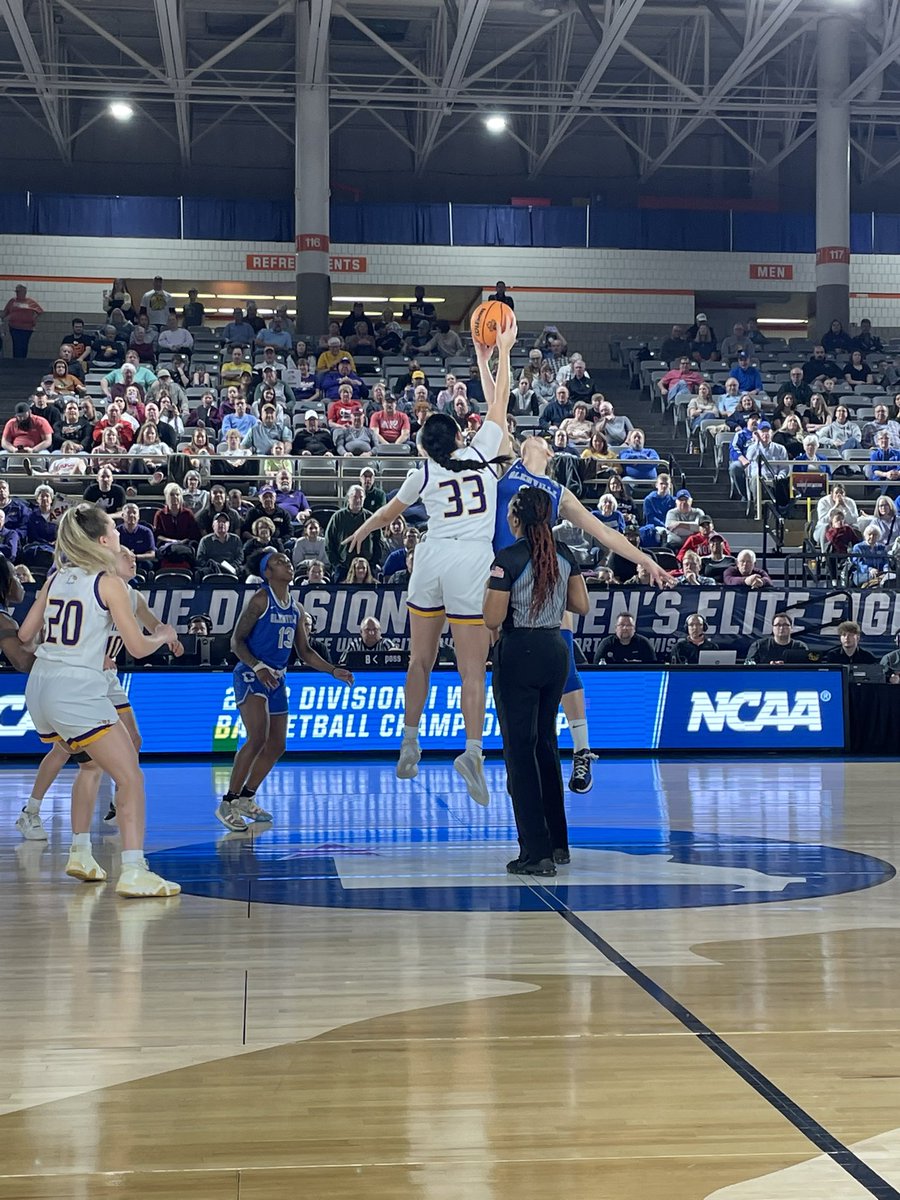 Our second National Semifinal is underway! #D2WBB #StJoMoSports