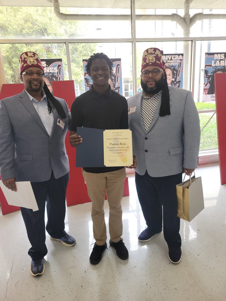 lil_ross13's tweet photo. I would like to thank Shriners (Zakat Temple #164) for presenting me with the Student of the Month Award today🙏🏿 https://t.co/0nFAsrzU5H