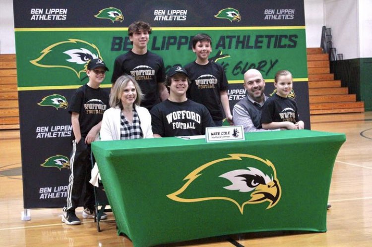 Nate_Cole78's tweet image. Officially a terrier‼️🐶 Thank you to everyone who has made this possible and supported me throughout the process!! @Wofford_FB @CoachBWeigle @BenLippenFB @silverbacknati1 @Big_mike_jones @Cwoods75 @Coach_romero18 @WatsonShawn1