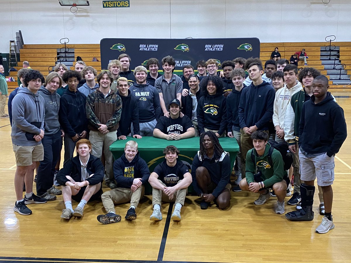 Nate_Cole78's tweet image. Officially a terrier‼️🐶 Thank you to everyone who has made this possible and supported me throughout the process!! @Wofford_FB @CoachBWeigle @BenLippenFB @silverbacknati1 @Big_mike_jones @Cwoods75 @Coach_romero18 @WatsonShawn1