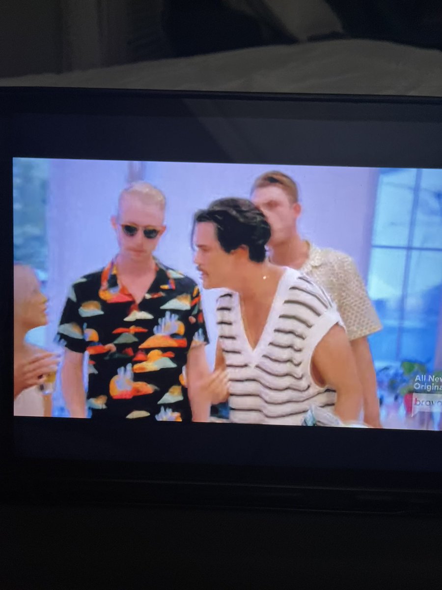 AmandaRODell's tweet photo. Tom making a whole ass fight to stand up for Rachel makes me want to vomit. Ugh, Bravo, please fire Tom. #PumpRules #Scandavol https://t.co/ooHUKsUAyb