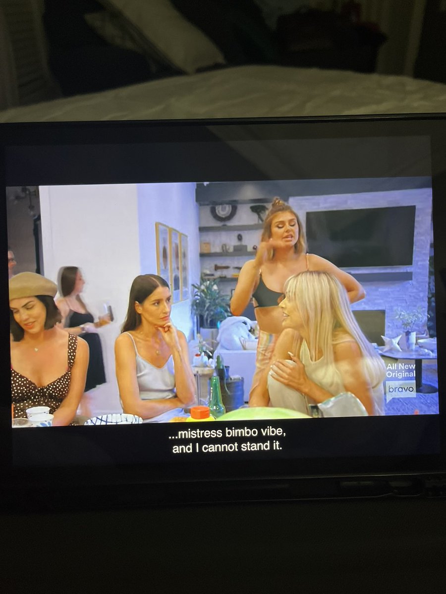 AmandaRODell's tweet photo. Wait. Did Rachel really say “mistress, bimbo vibes”?! I mean…ma’am. Were you speaking to yourself in a mirror because�� #PumpRules #Scandavol https://t.co/bRbYrRJ2T5