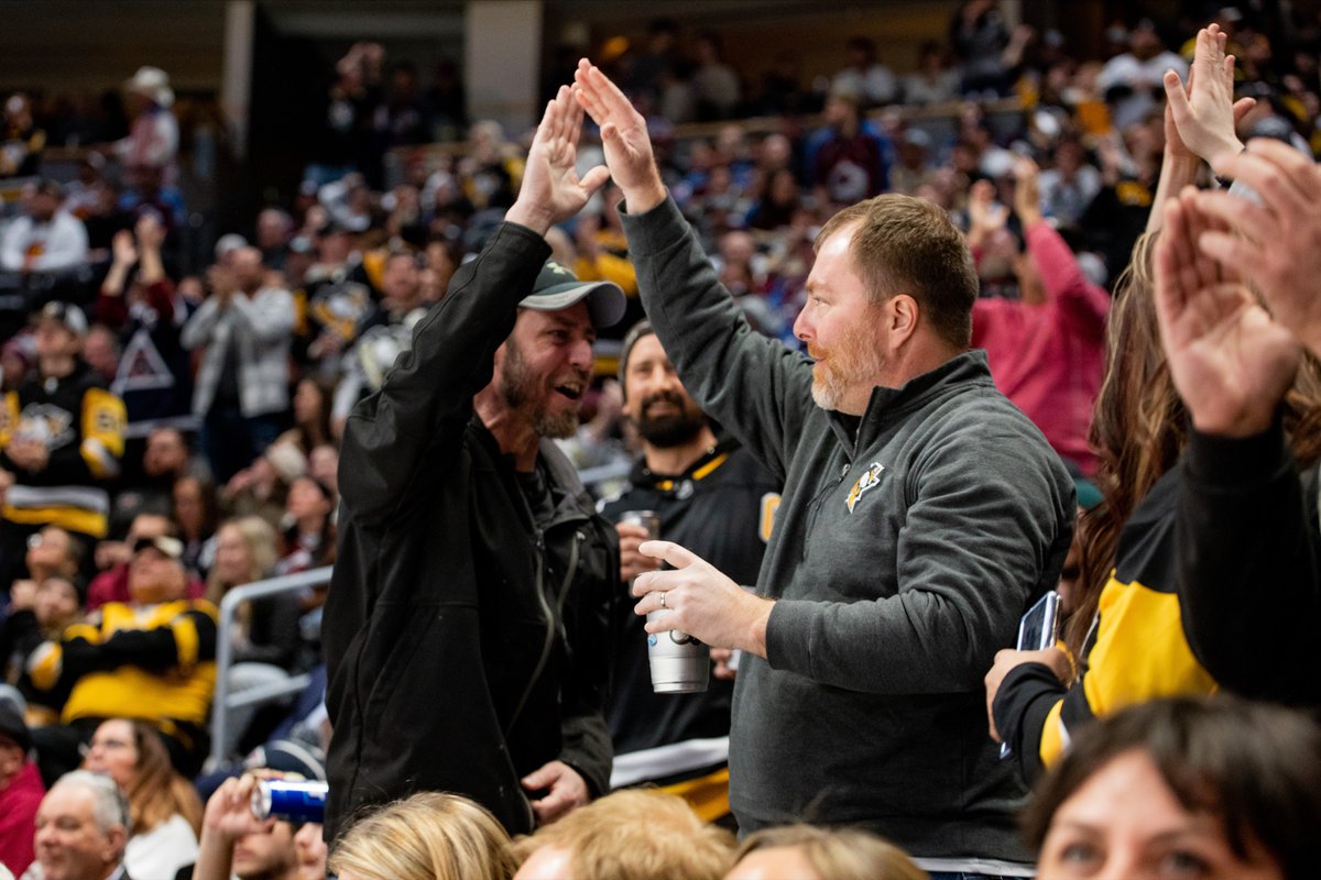 penguins's tweet photo. Hold the line.

The 3rd period starts now.

#LetsGoPens https://t.co/0ggH63xo8D