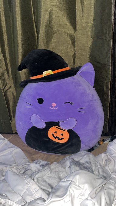 Watch Luna Bright🎈's leaked NSFW photo on TwXstars