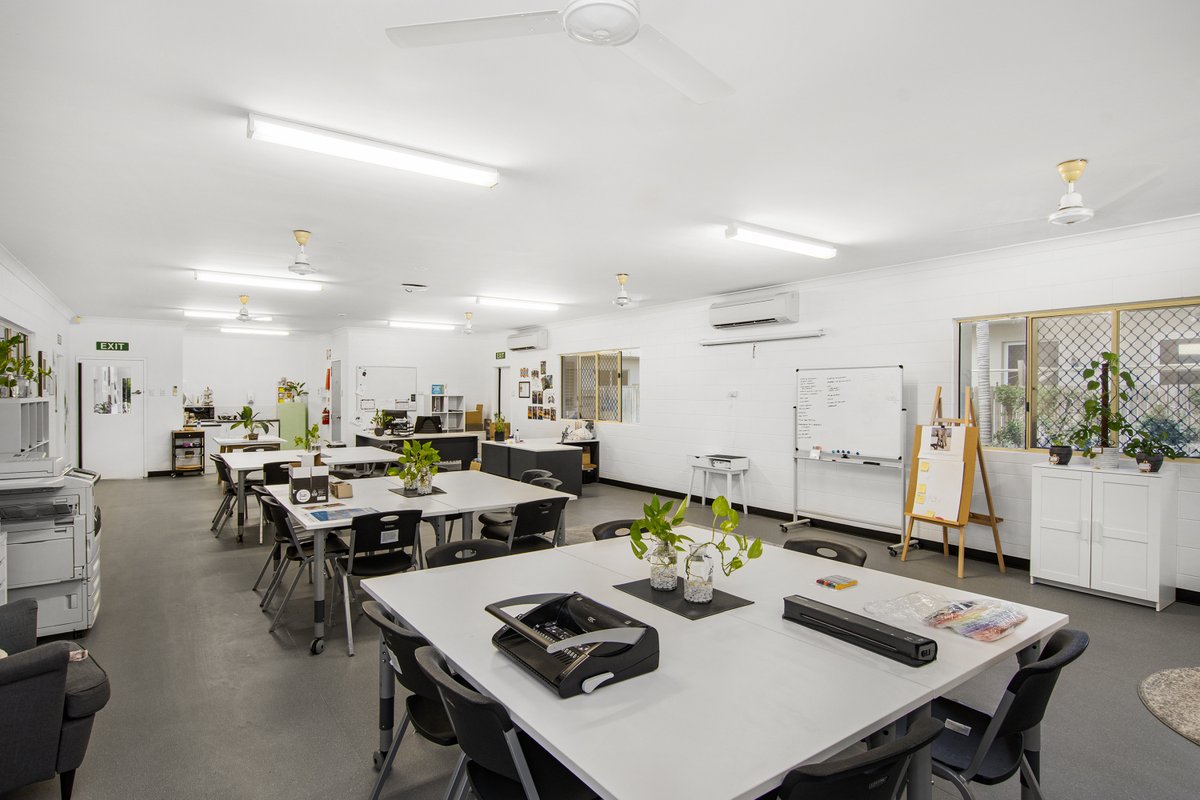 top_snap's tweet photo. Showcasing one of Townsville's finest childcare centres 🧩 🎨
.
.
📷 Neil - Top Snap Townsville
#topsnap #photography #realestate #realestatephotography #marketing #childcarecentre #commercial #commercialrealestate #townsville #qld https://t.co/HYIgDtxHV5