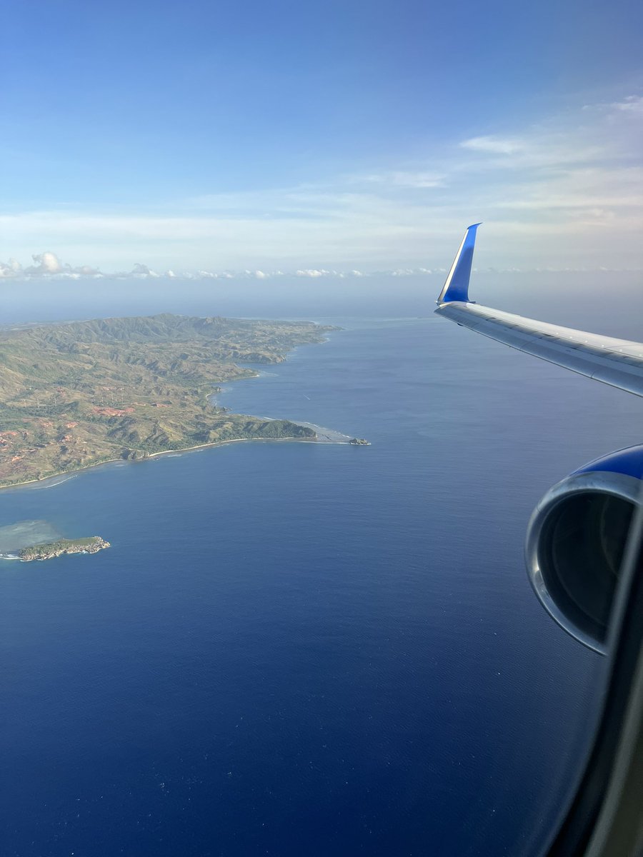 megoldenberg's tweet photo. Thank you Sharon &amp; Sammy and the rest of the @united March 8th Island Hopper crew! You made the start to our epic mother &amp; son trip so welcoming. Loved the homemade lei, and we of course loved the views from the air throughout the whole journey. https://t.co/XbfaJWUKHg