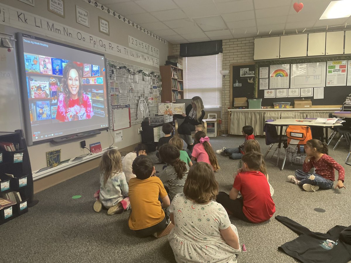 MrsBrakebill33's tweet photo. My students were so excited to hear from Shannon Anderson the author of “I Love Strawberries!” They were even more excited to plant their own strawberries in our class. #ReadAgBooksTX2023 #CISDRocks #handsonexperiences #1stgrade #growingin1st https://t.co/xt4ZejKTON