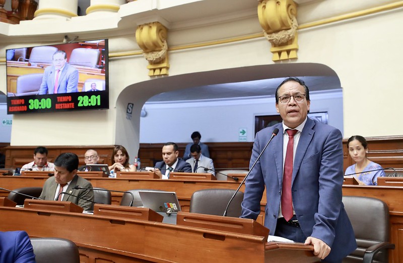 🚨#LOÚLTIMO | Con 27 votos, el Congreso NO APROBÓ SUSPENDER al congresista Roberto Sánchez mientras dure el proceso penal en su contra. Su accesitaria era Gahela Cari, ligada a Verónika Mendoza.