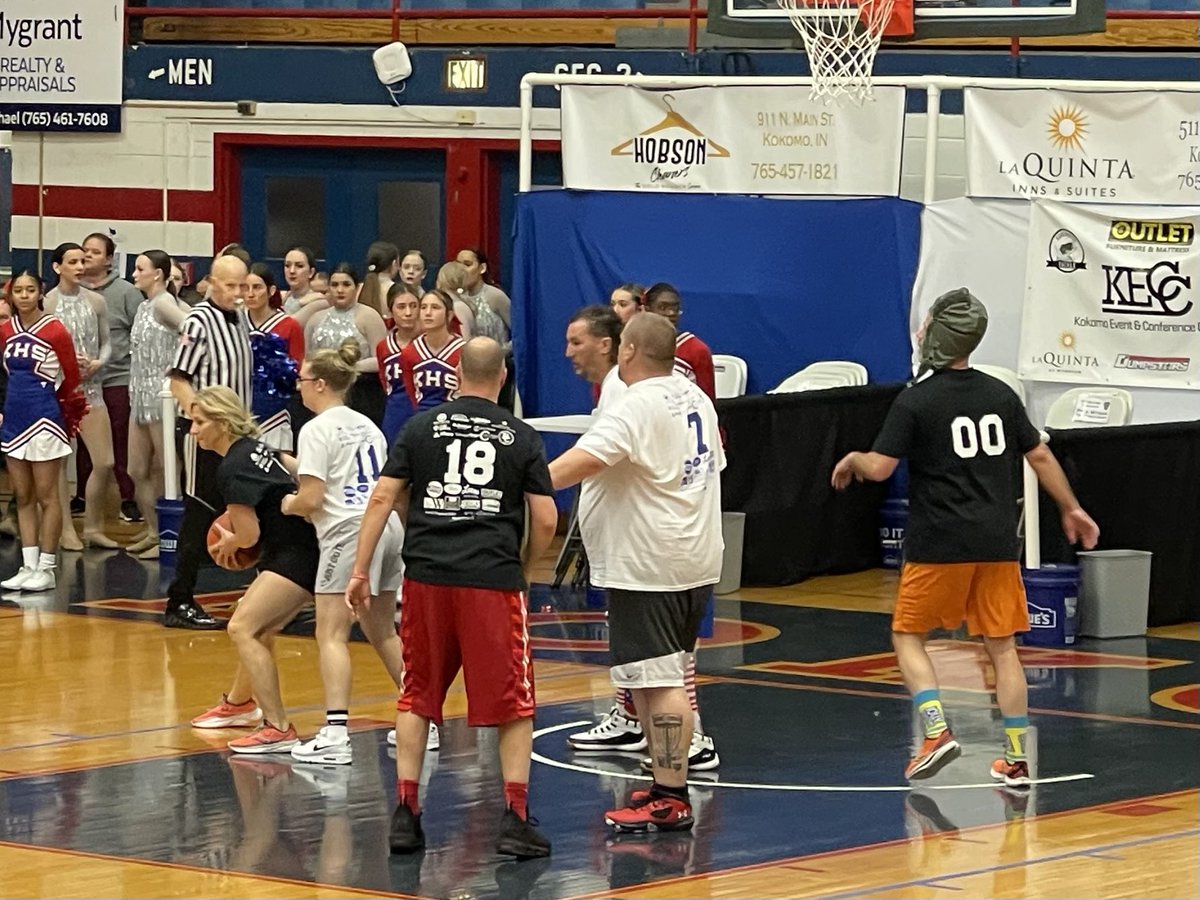 What a great time tonight playing in the <a href="/BonaVista_/">Bona Vista Programs</a> Disability Awareness Basketball Game!  We lost to a great, talented Bona Vista team, but we had a great time raising money for a great cause! <a href="/ShellyWyman/">Shelly Wyman</a> <a href="/Briannelb1224/">Brianne</a> #ilovehowardcounty
