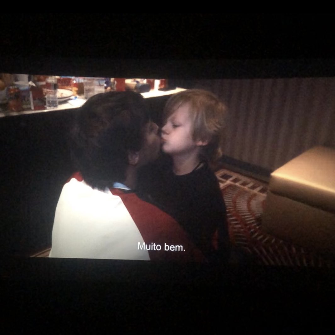 Little kisses 😚(AOTV SPOILER)