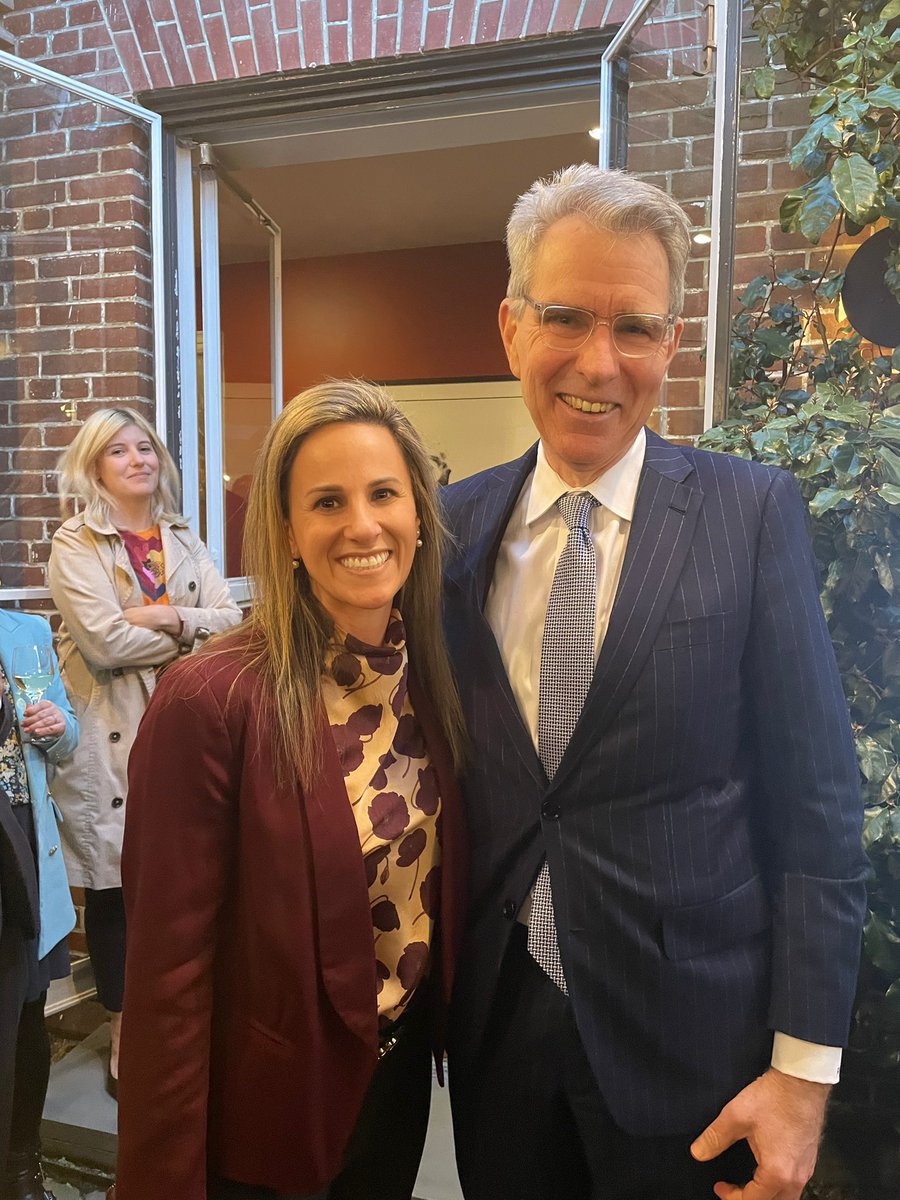 So wonderful seeing @geoffpyatt (Assistant Secretary of State for Energy Resources but previously United States Ambassador to Greece) at the @GreeceInUSA #GreekIndependenceDay celebration at @HellenicStudies! 🇬🇷💙🇺🇸