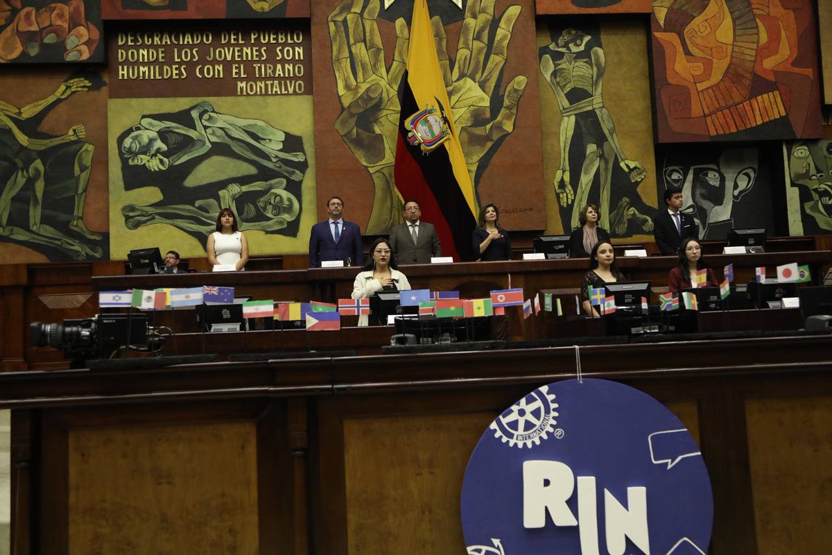 VSaquicelaE's tweet photo. Con profunda alegría doy la bienvenida a las autoridades y jóvenes representantes del Modelo de Naciones Unidas #ROTARMUN 2023.
Los jóvenes son los futuros legisladores y cumplen un rol fundamental para lograr un cambio positivo que lleve desarrollo y paz a las naciones del 🌏. https://t.co/sXgPfIlGnX
