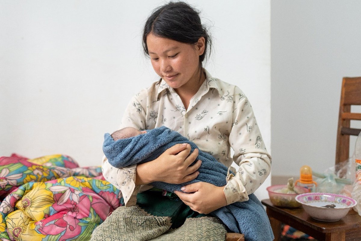 👇🧵 [1/11] Between 2000-2020, the maternal mortality rate in 🇱🇦 fell 78% - one of the 🌏's fastest falling rates

But, 126 pregnant women per 100,000 births still lost their lives – that’s too many

How did this progress happen & how do we close the gap? Let's talk about it⬇️ 