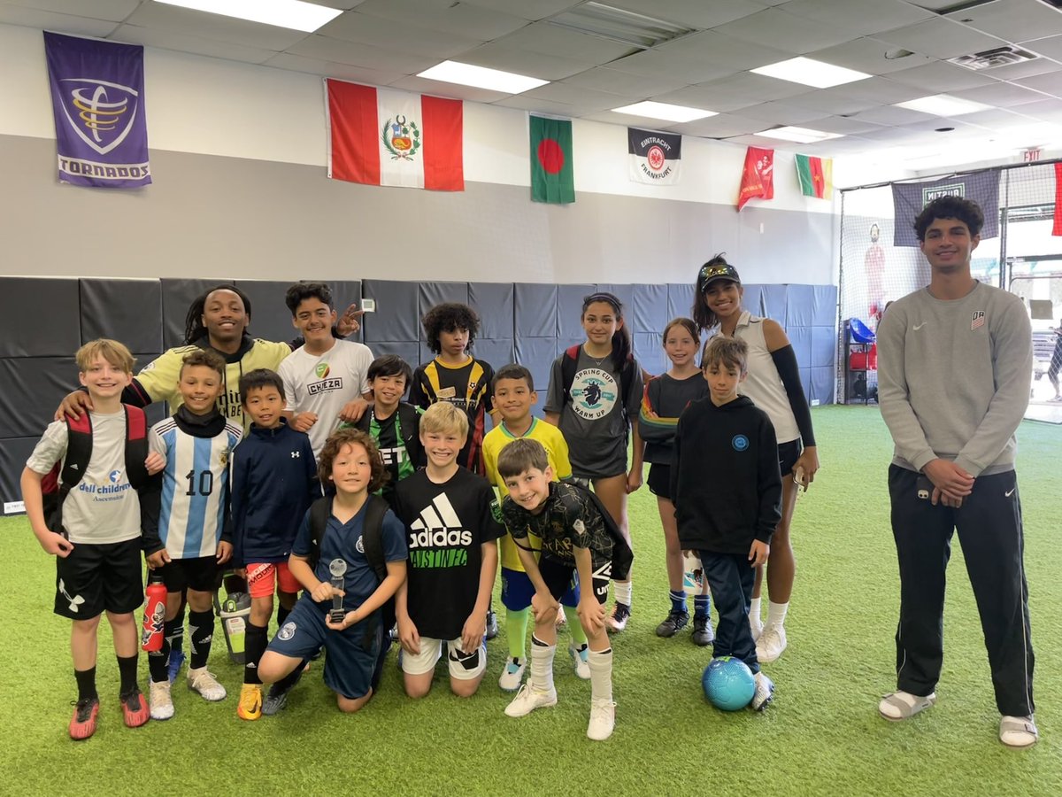 firsttouchatx's tweet photo. Spring Break Camp 23 #ballersonly #footy #atx https://t.co/PEJSNkT4WL