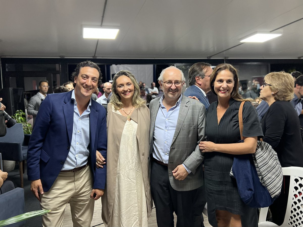 SantiagoBorsari's tweet photo. Junto a los Ministros @JLFalero y @pdasilve acompañamos a la colocación de la piedra fundamental para el inicio de las obras en el Centro Cultural Shangrilá. https://t.co/h1xdc7Pzz2